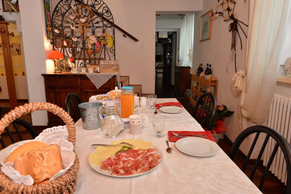 B&B Corte Barbieri Dolcè Exterior foto