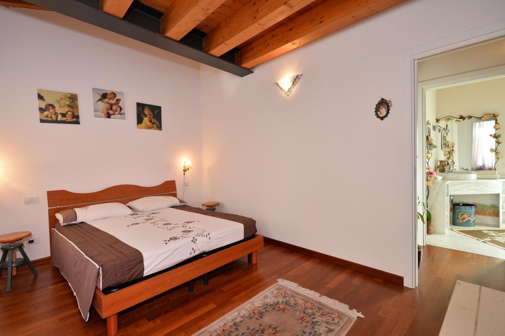 B&B Corte Barbieri Dolcè Exterior foto