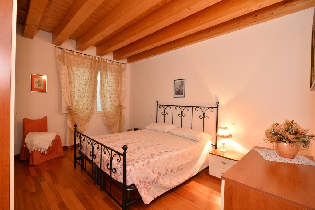 B&B Corte Barbieri Dolcè Exterior foto